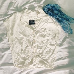 Sleeveless button up